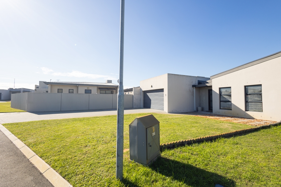 3 Bedroom Property for Sale in Marinda Park Western Cape